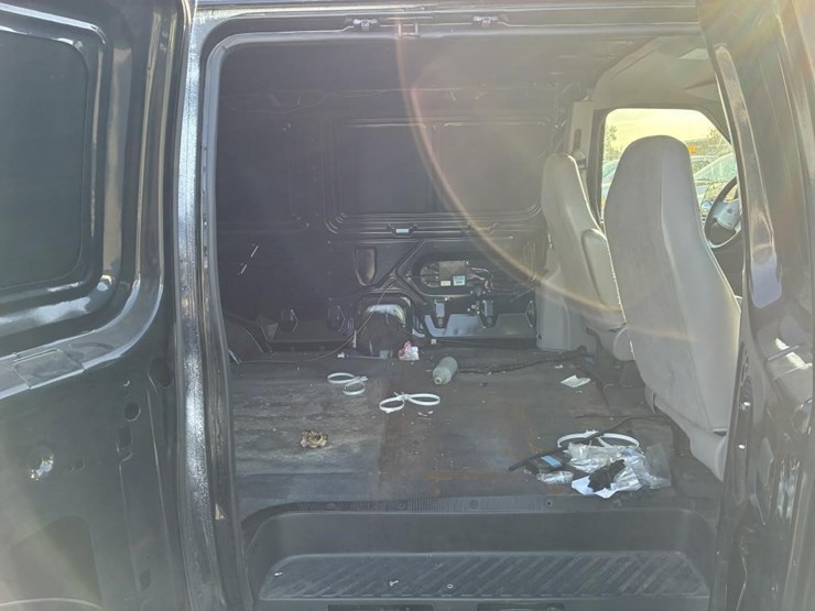 2002-ford-e250-image-11