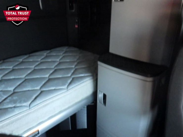 2024-kenworth-t680-image-5