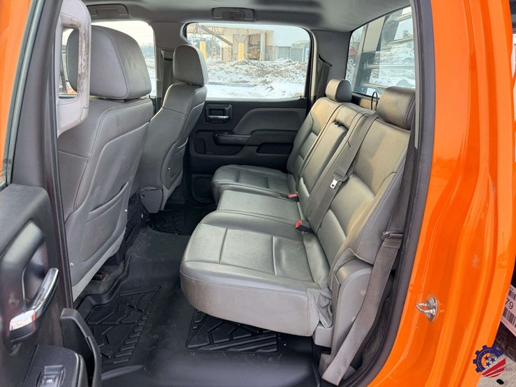 2015-chevrolet-silverado-3500hd-image-18