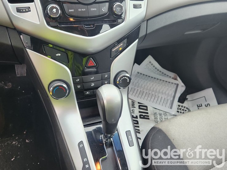 2016-chevrolet-cruze-image-18