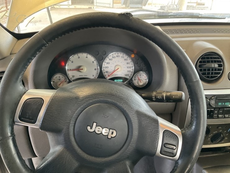 2004-jeep-liberty-image-15