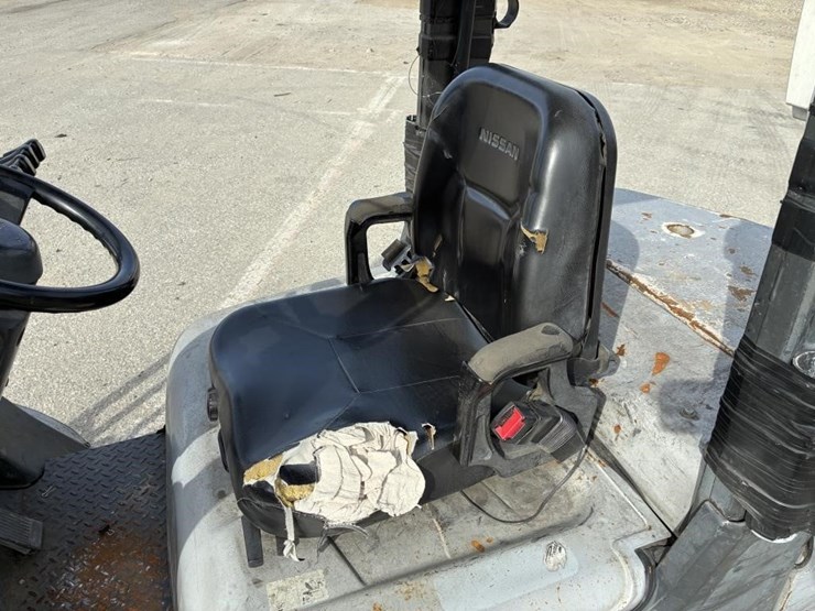 nissan-mug1f2a30jv-image-17