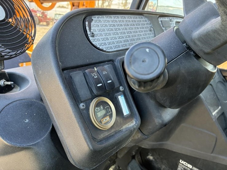 2019-jcb-512-56-image-19