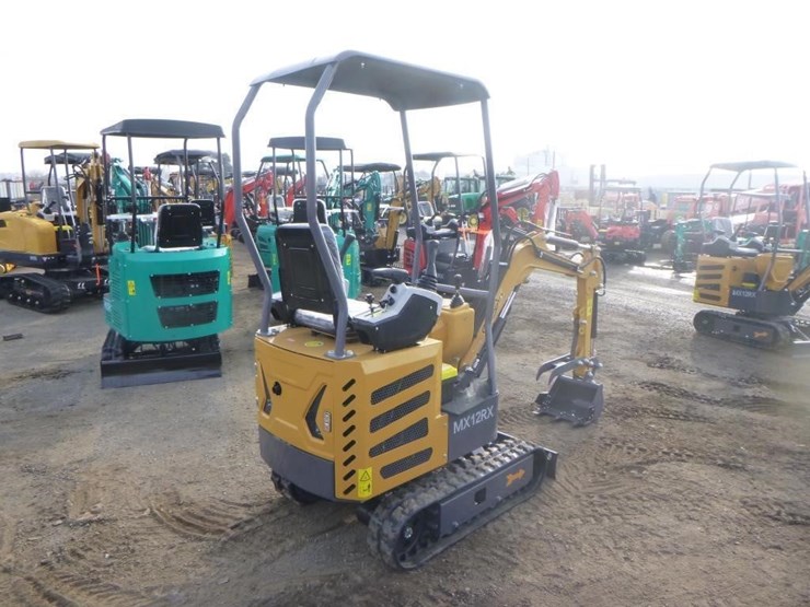 agt-mx12rx-hydraulic-excavator-image-3