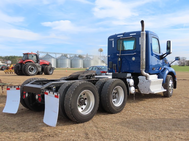 2017-peterbilt-579-image-5