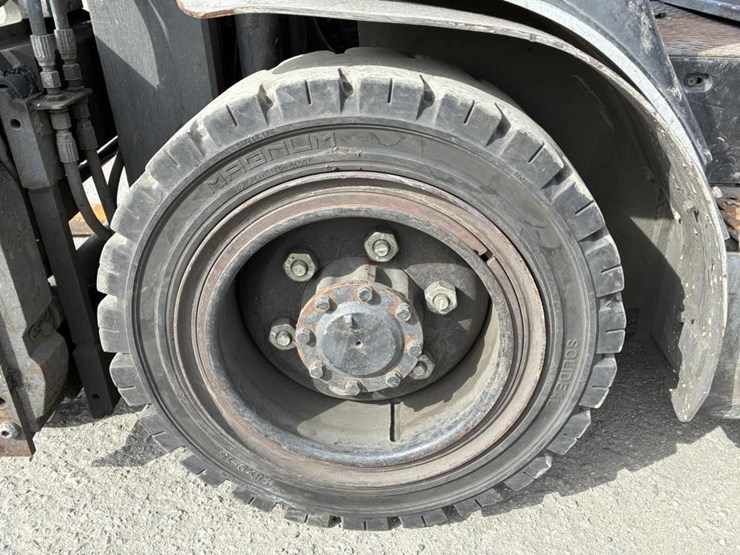 nissan-mug1f2a30jv-image-10