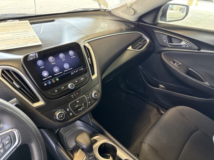 2021-chevrolet-malibu-ls-sdn-image-23