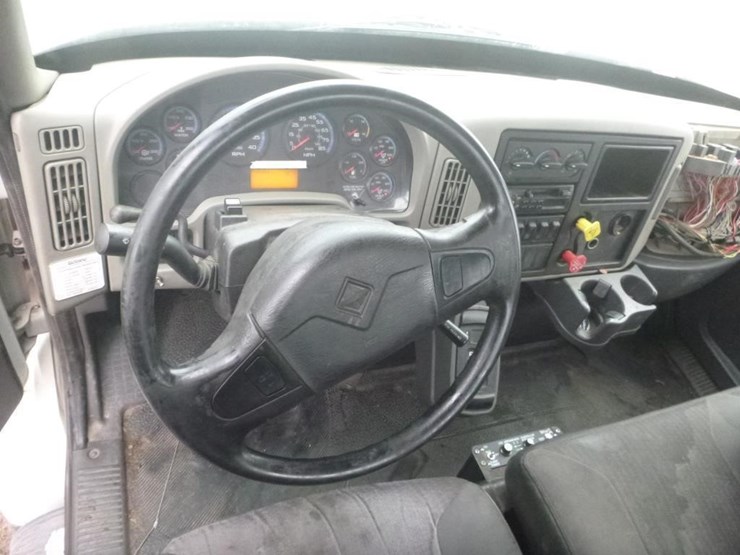 2010-international-durastar-4400-image-15