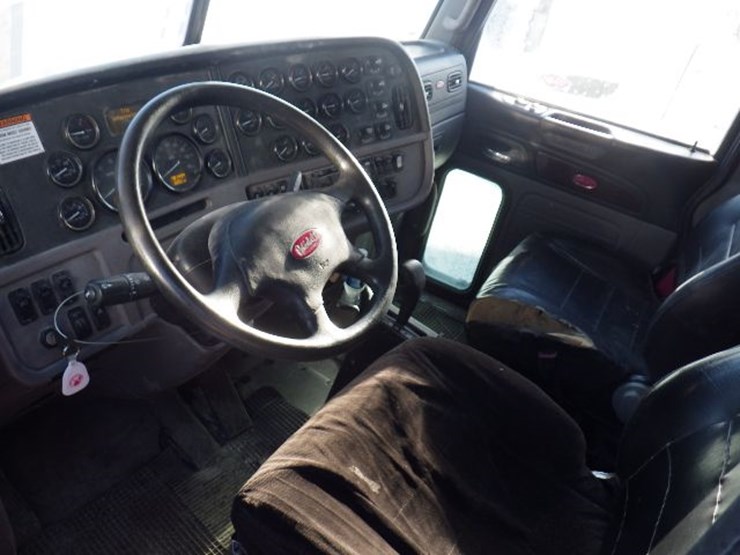 2014-peterbilt-386-image-16
