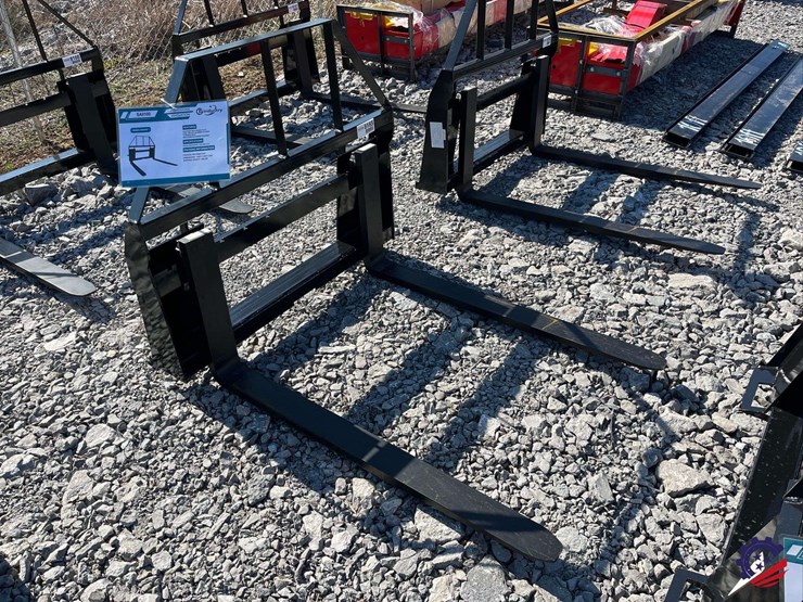 2026-mower-king-sa-skid-steer-forks-attachment-image-4