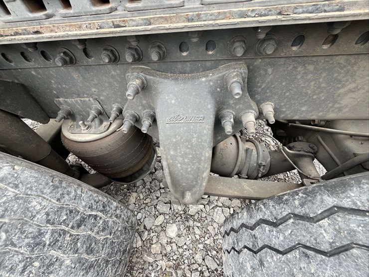 2018-freightliner-cascadia-evolution-t/a-truck-tractor-image-35