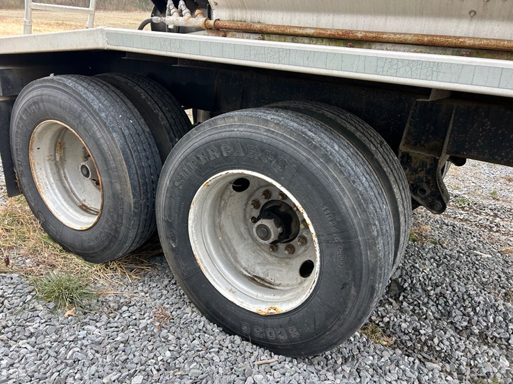 warren-feed-trailer-image-9