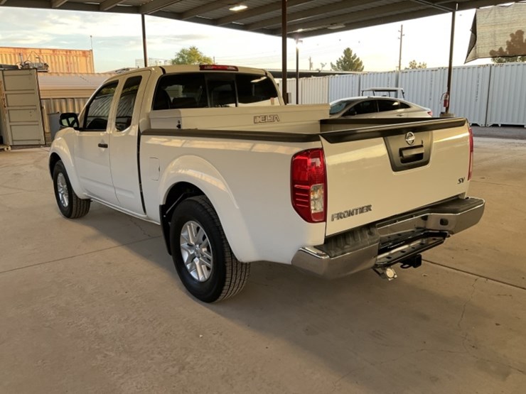 2015-nissan-frontier-image-5