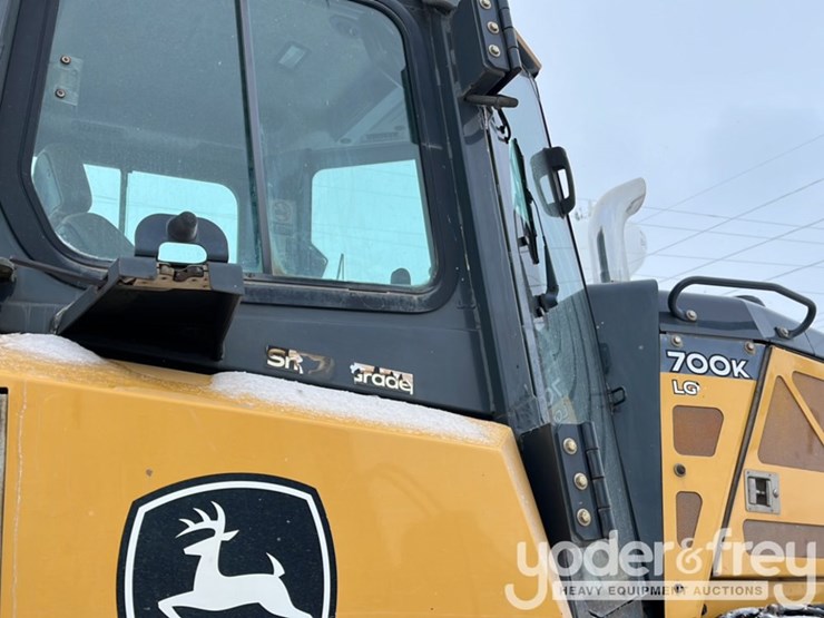 2016-deere-700k-lgp-image-35