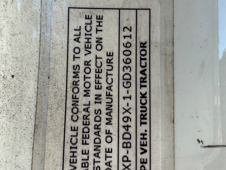 2016-peterbilt-579-image-46