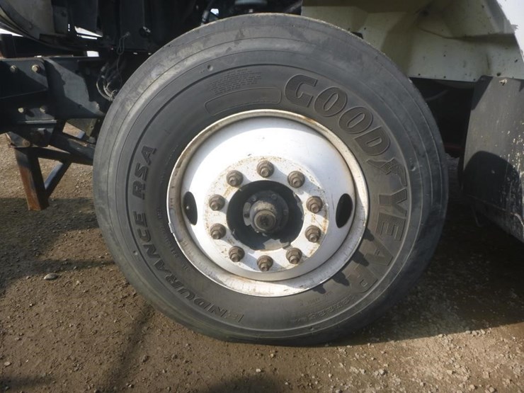 2004-international-7400-image-17