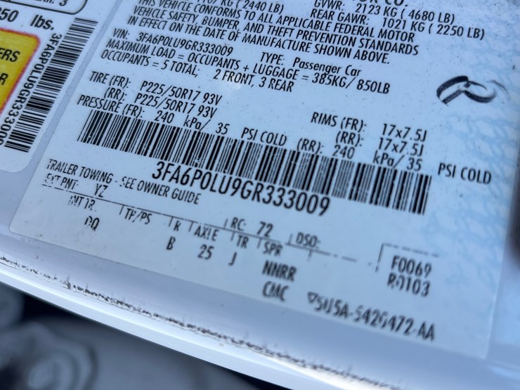 #1119-•-2016-ford-fusion-hybrid-passenger-car-image-3