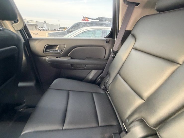 2012-chevrolet-tahoe-image-24