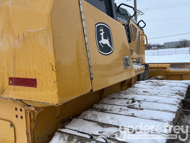 2016-deere-700k-lgp-image-34