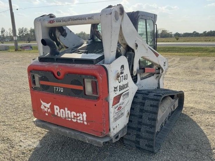 2022-bobcat-t770-image-8