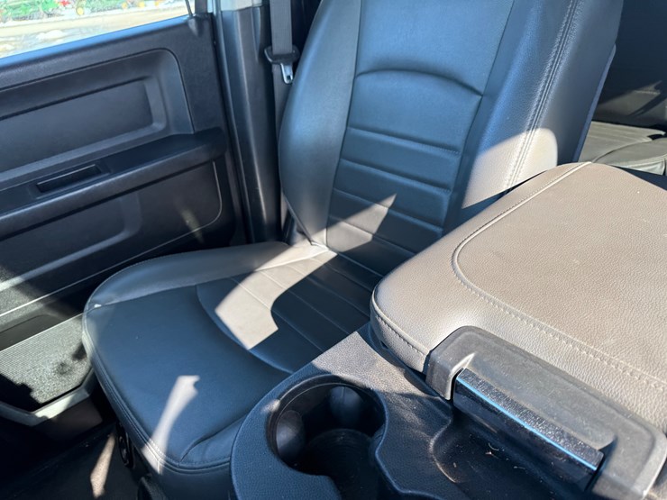 2019-dodge-1500-image-37