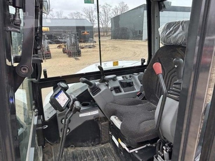 2024-bobcat-e88-image-10