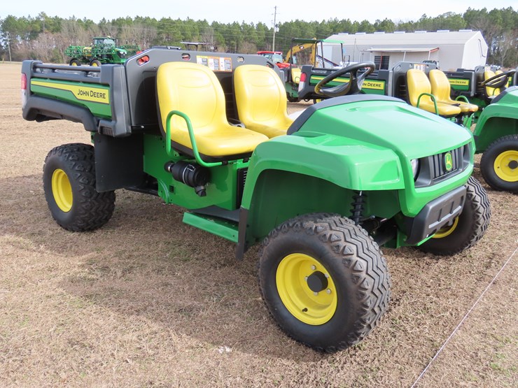 2024-john-deere-tx-4x2-image-2
