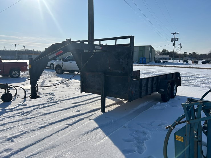 #37773-•-14’-t/a-steel-gooseneck-flatbed-trailer-image-1