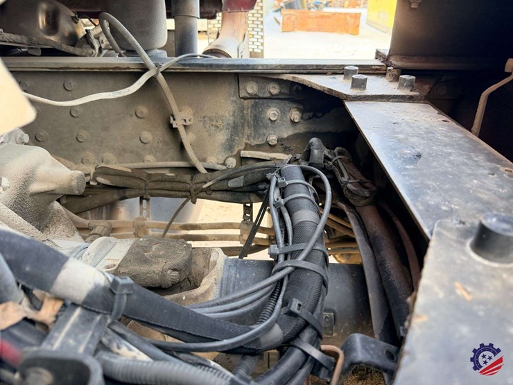 2018-mack-granite-gu713-image-79