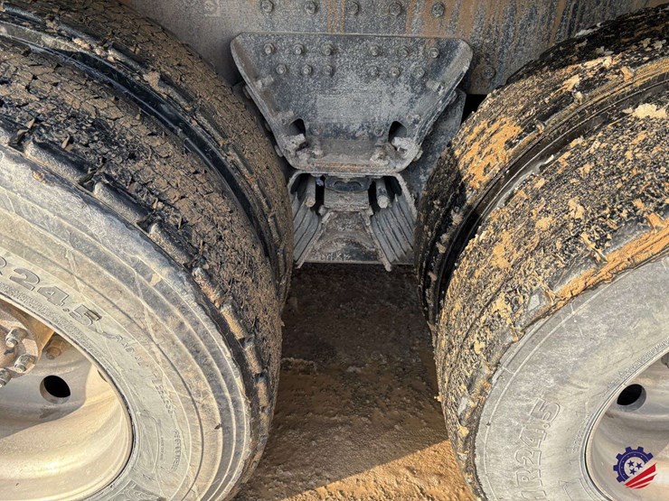 2019-kenworth-t880-image-16