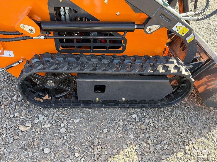 2025-landhonor-lhr-me380x1-stand-on-track-loader-skid-steer-image-10