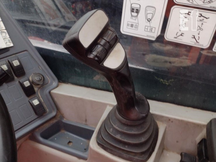 2016-jlg-1255-image-9