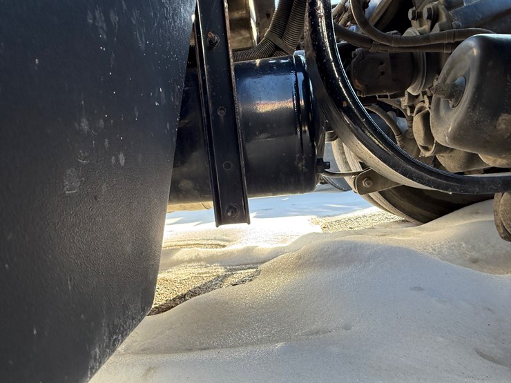 2016-peterbilt-579-image-23