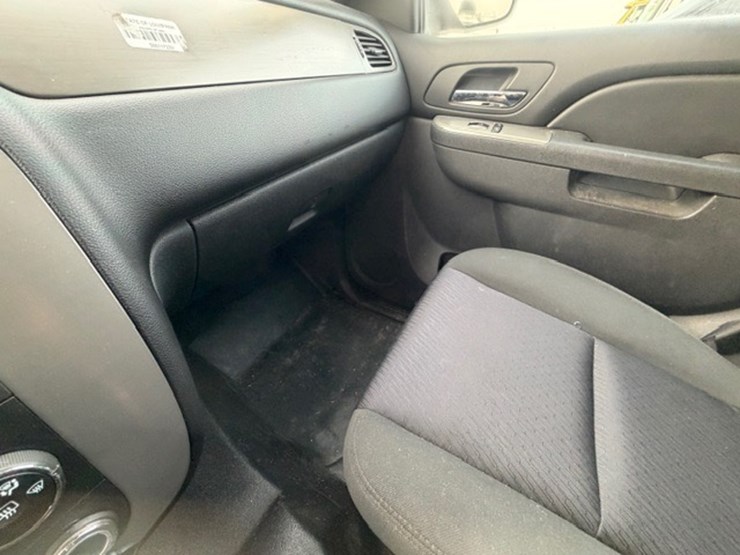 2012-chevrolet-tahoe-image-39