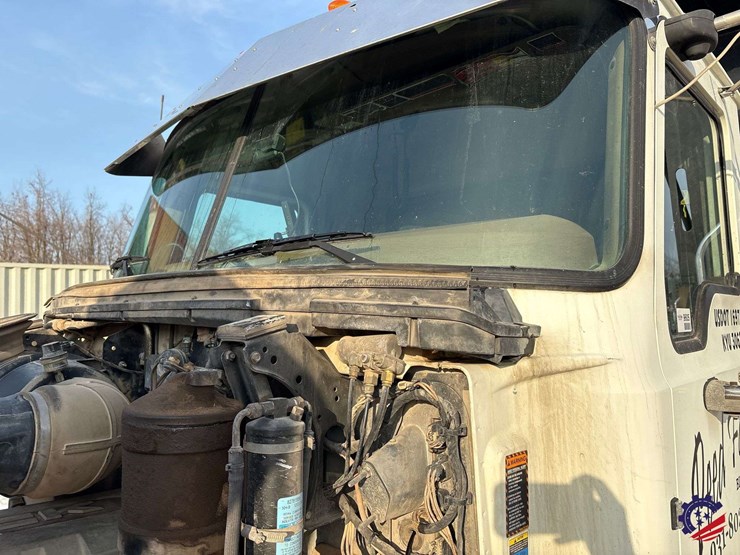 2017-mack-granite-gu713-image-39