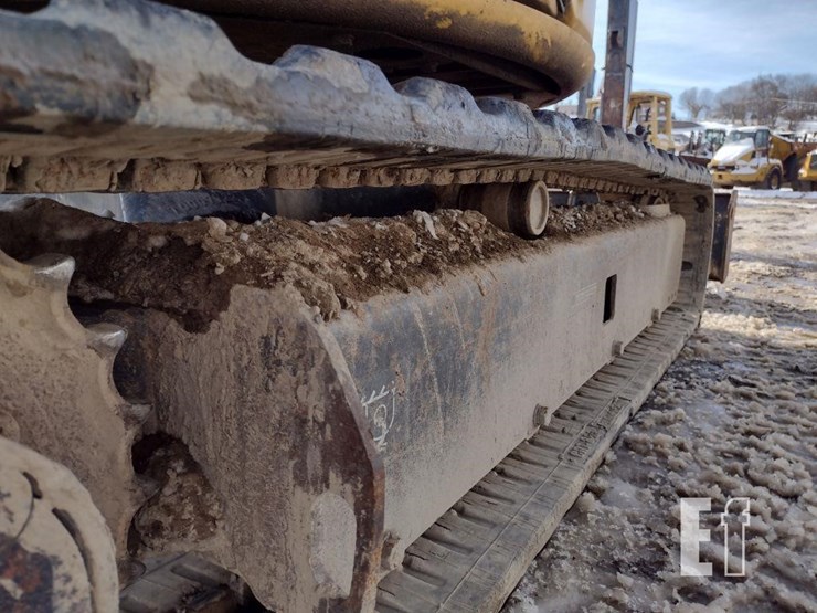 2013-deere-35d-image-37