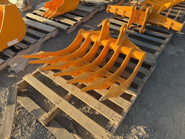 caterpillar-305-image-1