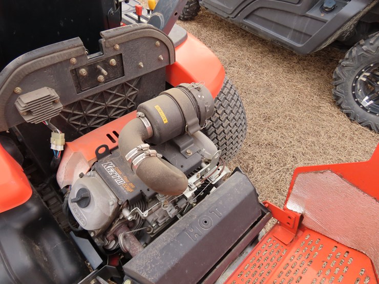 2009-kubota-zg222-image-12