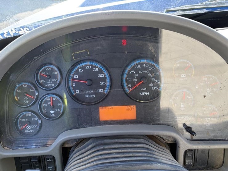 2018-international-7400-image-13