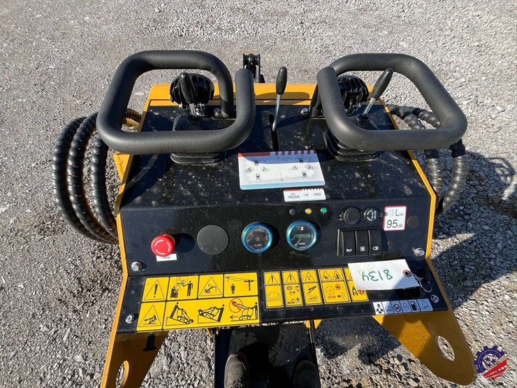 2026-agt-mx-mrt14-compact-track-loader-mini-skid-steer-image-18