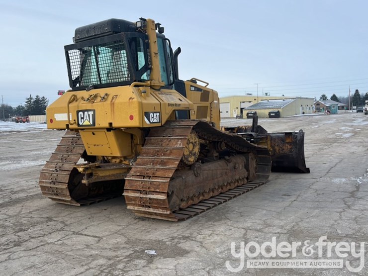 2016-caterpillar-d6n-image-5