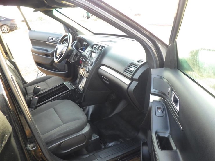 2018-ford-explorer-image-6