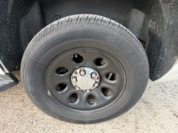 2012-chevrolet-tahoe-image-8