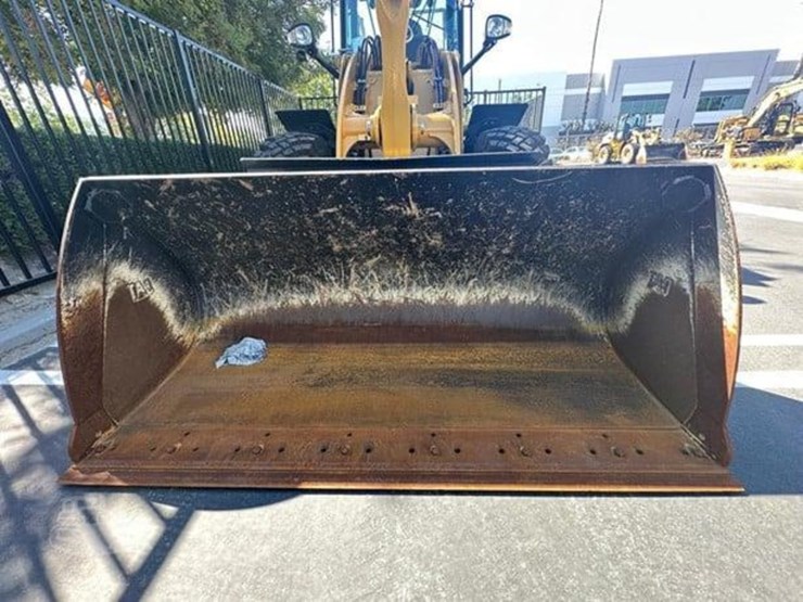 2023-caterpillar-910-image-13