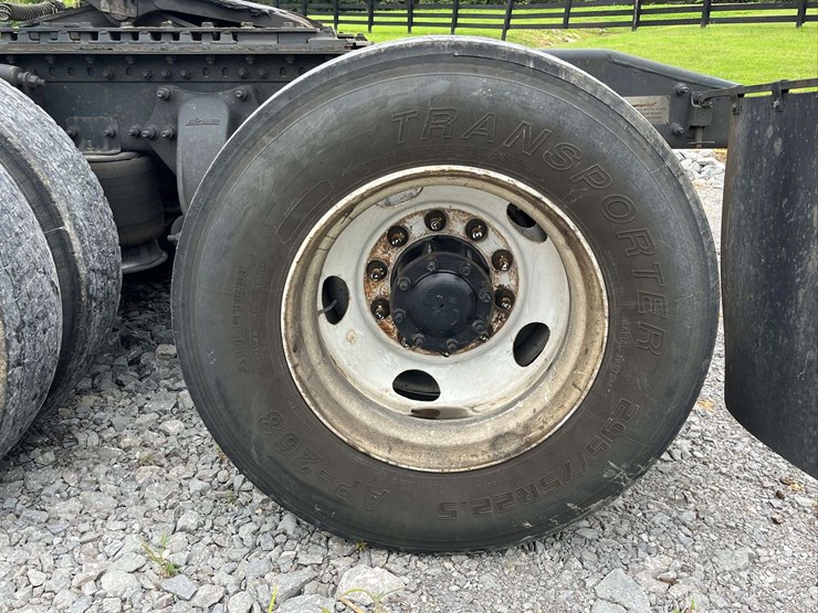 2018-freightliner-cascadia-evolution-t/a-truck-tractor-image-9