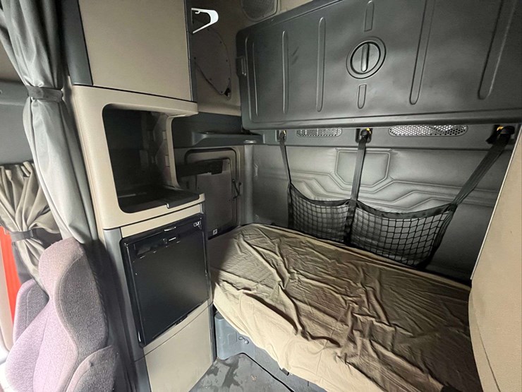 2018-freightliner-cascadia-evolution-t/a-truck-tractor-image-67