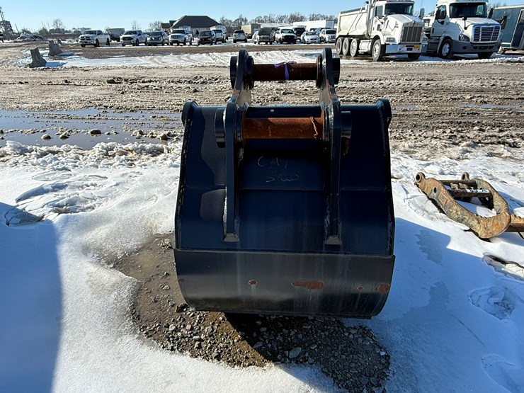 caterpillar-320-image-5