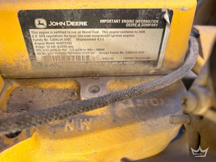 2005-deere-210le-image-11