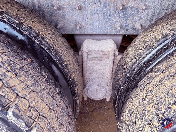 2017-mack-granite-gu713-image-21