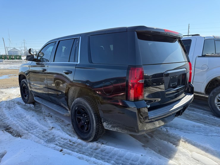 2015-chevrolet-tahoe-image-4